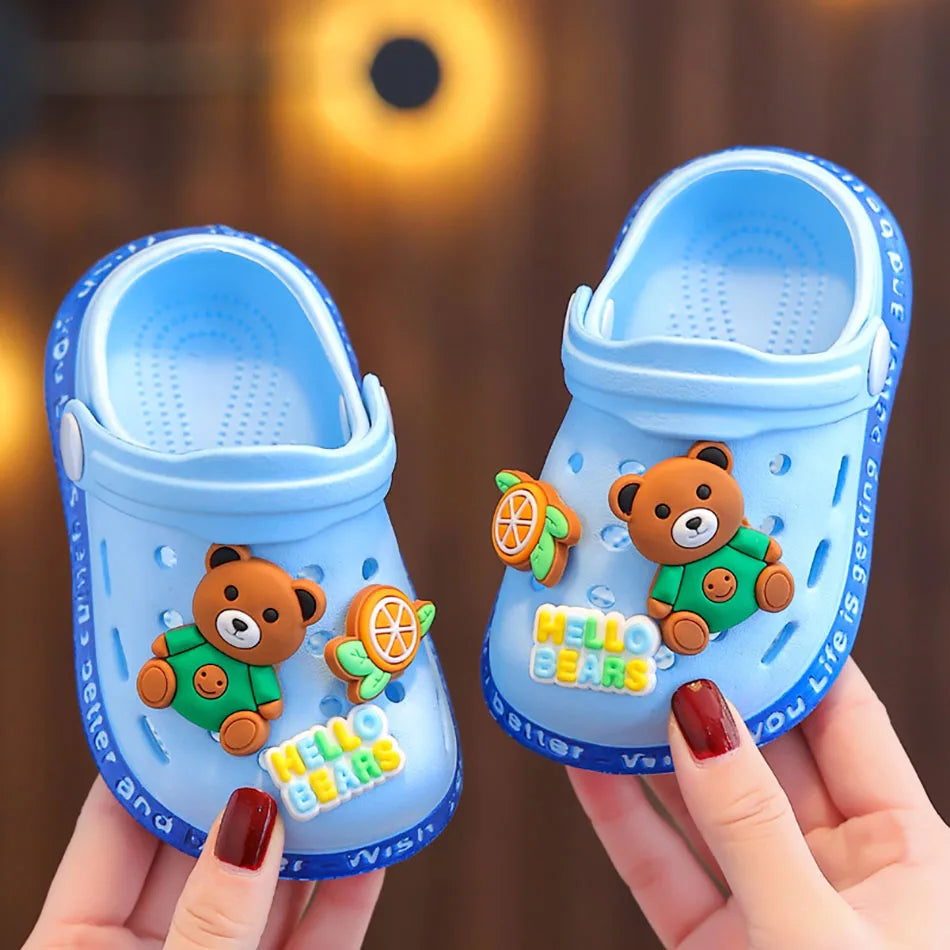 Summer Essential Breathable Cute Children Indoor Clog Shoes with Non-Slip Holes Unisex Soft-Soled Slippers Children Slippers