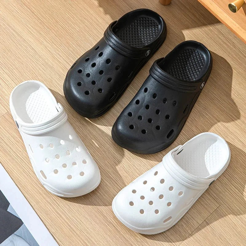 2025 Fashion Women Slippers New Summer Slippers Outdoor Beach Slippers Classic Soft Men Garden Slippers Home Men Clogs Slippers