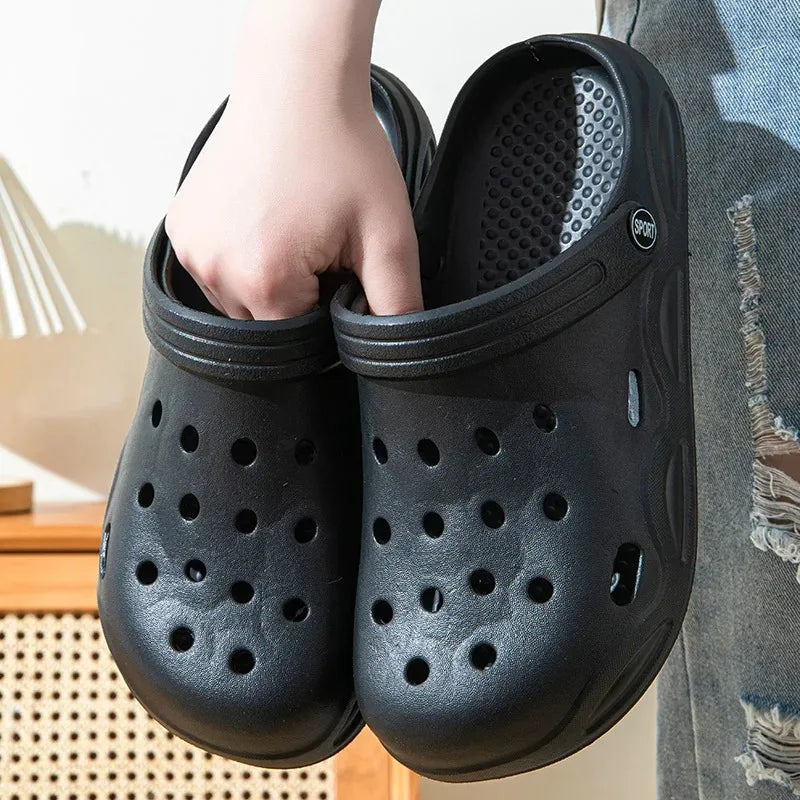 2025 Fashion Women Slippers New Summer Slippers Outdoor Beach Slippers Classic Soft Men Garden Slippers Home Men Clogs Slippers
