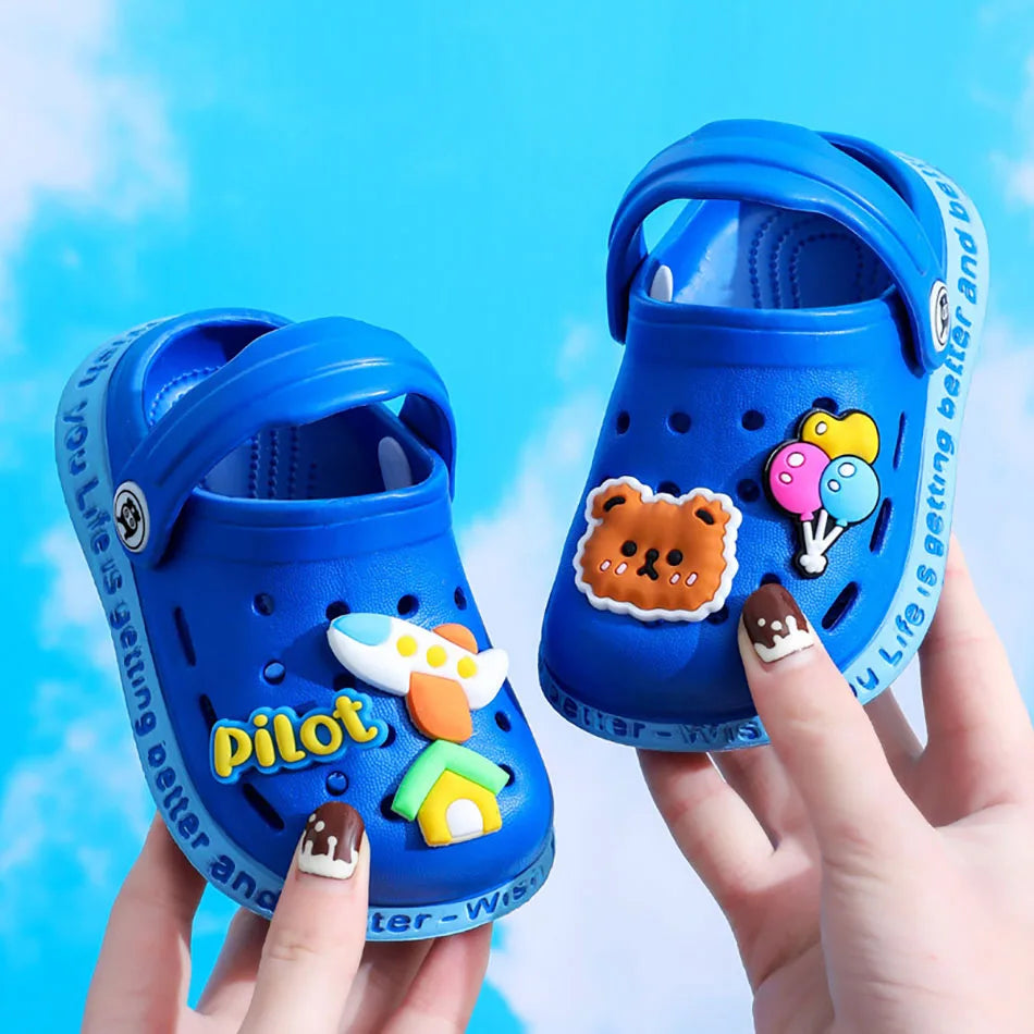 Summer Essential Breathable Cute Children Indoor Clog Shoes with Non-Slip Holes Unisex Soft-Soled Slippers Children Slippers