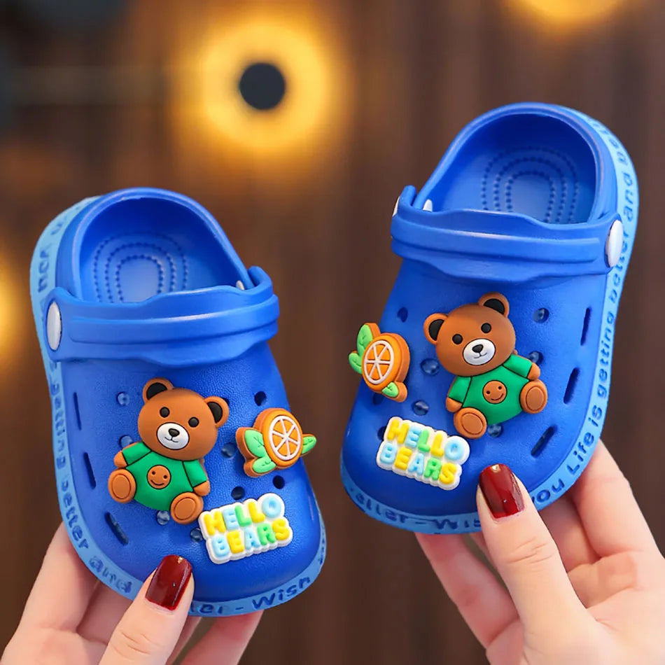 Summer Essential Breathable Cute Children Indoor Clog Shoes with Non-Slip Holes Unisex Soft-Soled Slippers Children Slippers