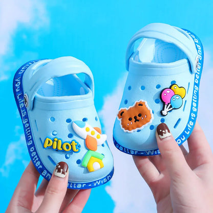 Summer Essential Breathable Cute Children Indoor Clog Shoes with Non-Slip Holes Unisex Soft-Soled Slippers Children Slippers
